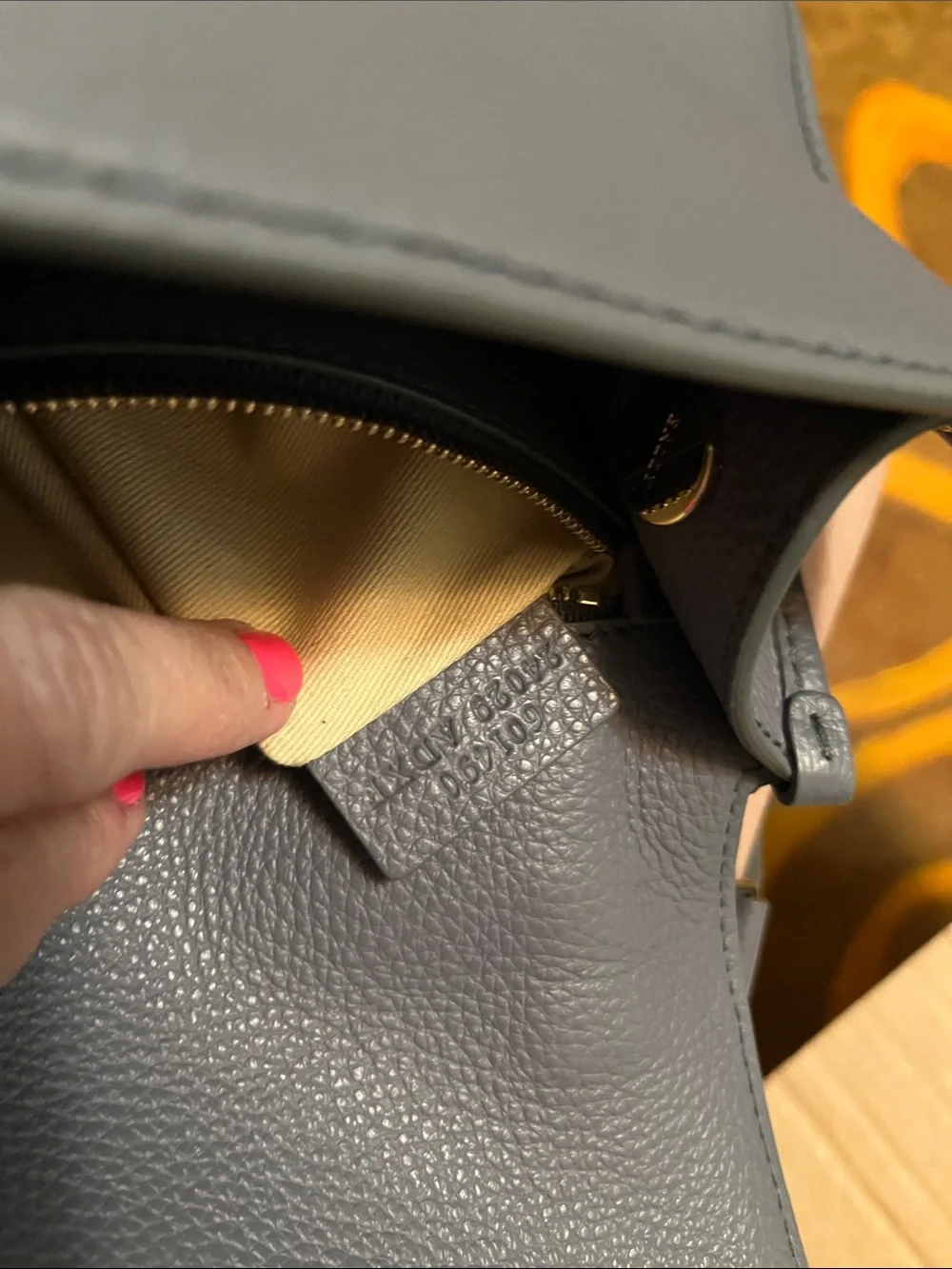 Bally shoulder tags carry